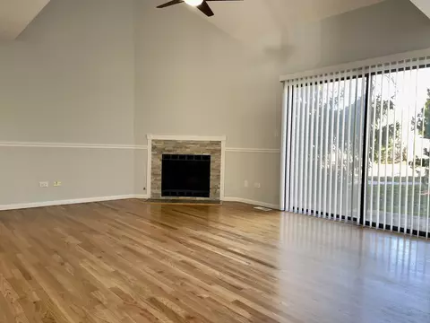 4480 Opal Dr, Hoffman Estates, IL 60192 photo 3