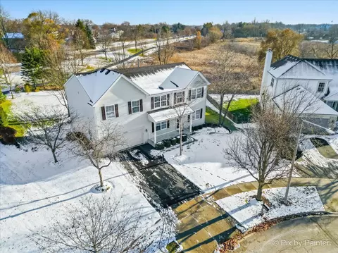 1233 Harvest Ct, Crystal Lake, IL 60014