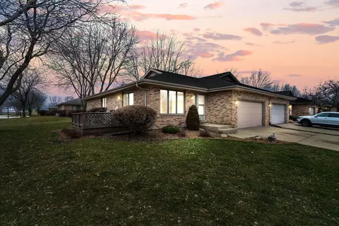 801 Eagle Creek Rd, Elwood, IL 60421
