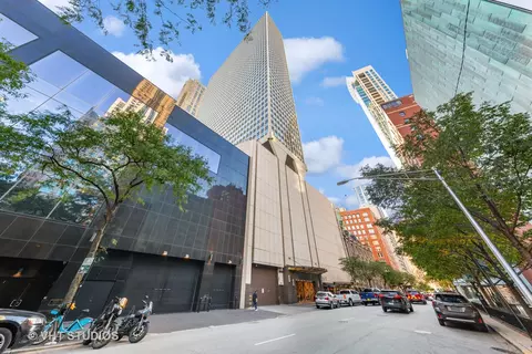 111 E Chestnut St #34K, Chicago, IL 60611