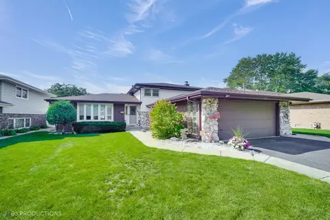 6333 Barbara Ave, Tinley Park, IL 60477