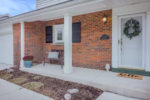 1409 E Thomas Rd, Wheaton, IL 60187 photo 2