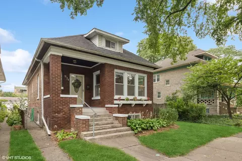 934 S Grove Ave, Oak Park, IL 60304