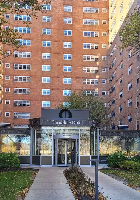 4960 N Marine Dr #1020, Chicago, IL 60640