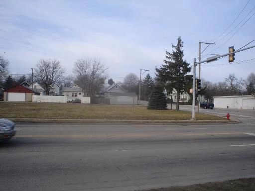 1127 N Broadway N Broadway St