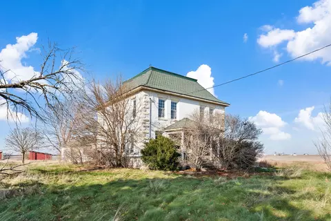 10388 N 8000e Rd, Grant Park, IL 60940