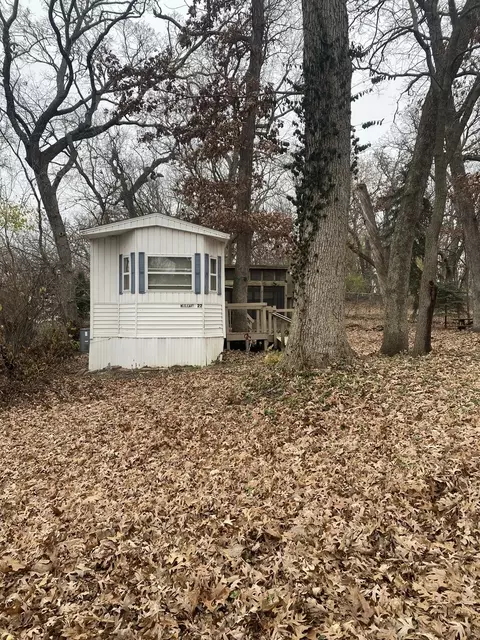 22 Captains Cv, Lakemoor, IL 60051