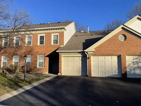 1502 Seville Ct #D1, Wheeling, IL 60090