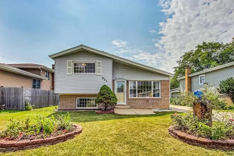 921 E Crockett Ave, Addison, IL 60101