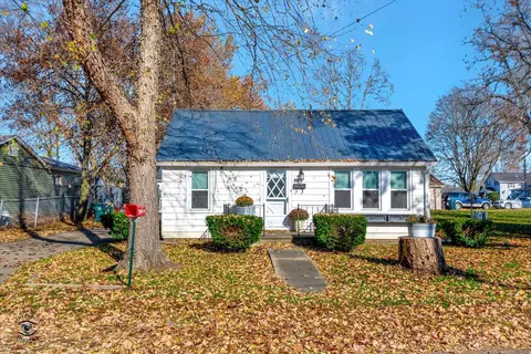 110 W Grant St, Sheridan, IL 60551