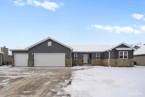 105 Dutch St, Sandwich, IL 60548