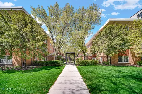 7538 N Ridge Blvd #1W, Chicago, IL 60645