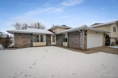 184 Briarwood Ct, Elgin, IL 60120