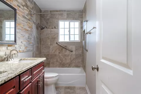 1318 Taft Ave, Wheaton, IL 60189 photo 8