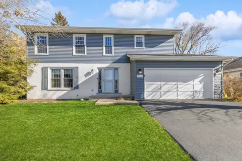 529 Flint Trl, Carol Stream, IL 60188