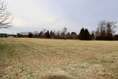 1180 Lakewood Dr, Morris, IL 60450