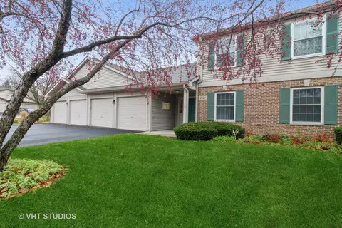 1021 Wynnfield Ct #A, Elgin, IL 60120
