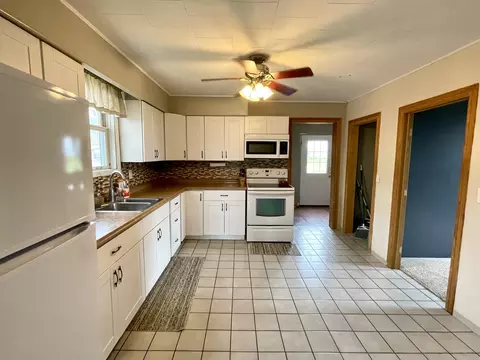 415 S Saint Paul St, Mark, IL 61340 photo 4