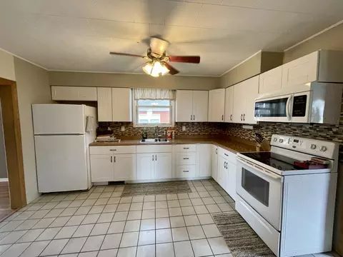415 S Saint Paul St, Mark, IL 61340 photo 3