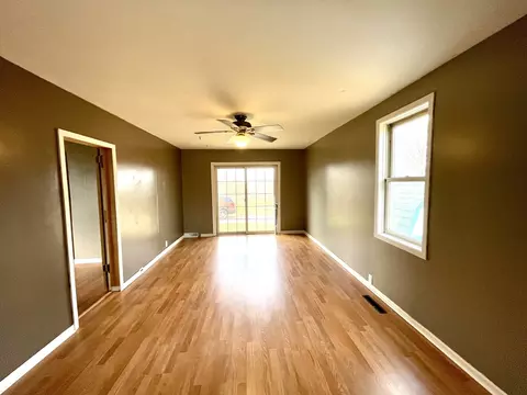 415 S Saint Paul St, Mark, IL 61340 photo 6
