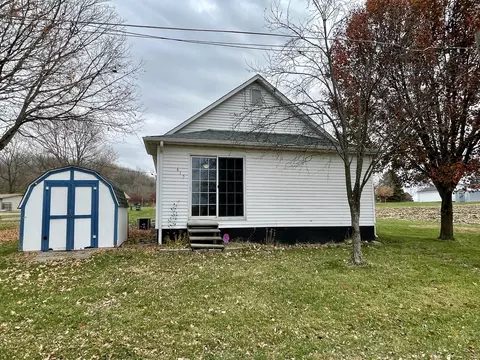 415 S Saint Paul St, Mark, IL 61340 photo 2