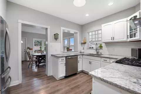 1505 Clinton Ave, Berwyn, IL 60402 photo 11