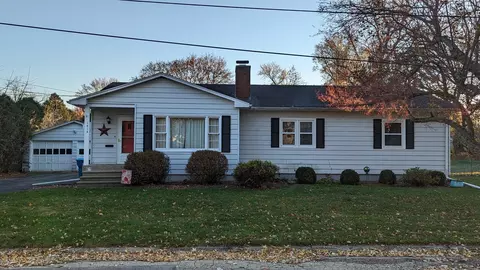 1414 Nan Ave, Dixon, IL 61021
