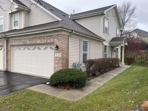330 Lake Gillilan Way #330, Algonquin, IL 60102