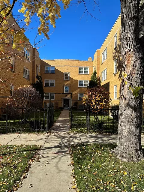 6048 N Francisco Ave #2M, Chicago, IL 60659
