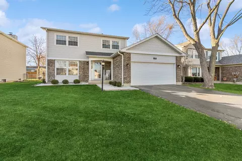 914 Debra Ln, Elk Grove Village, IL 60007