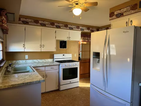 1017 N Dement Ave, Dixon, IL 61021 photo 5