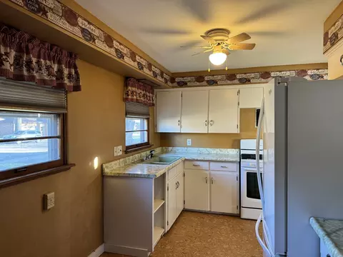 1017 N Dement Ave, Dixon, IL 61021 photo 4