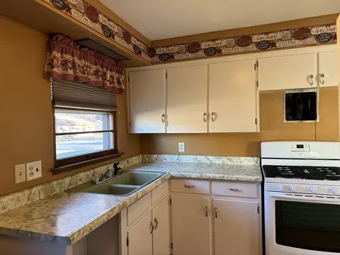 1017 N Dement Ave, Dixon, IL 61021 photo 6
