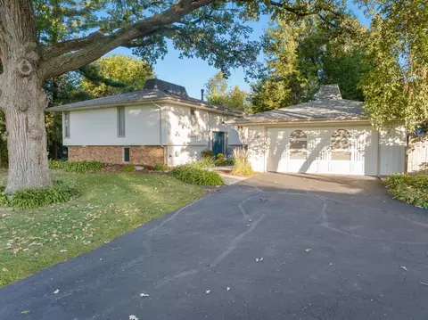 3240 Montlake Dr, Rockford, IL 61114
