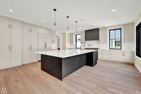 Kitchen - 2532 Glenview Rd, Glenview, IL 60025 photo 2 of 3