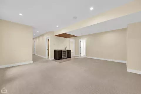 Living - 2532 Glenview Rd, Glenview, IL 60025 photo 4 of 4