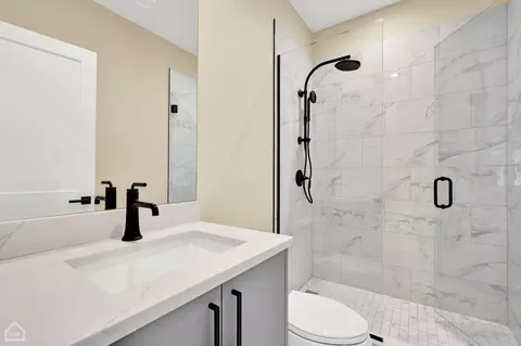 Bath - 2532 Glenview Rd, Glenview, IL 60025 photo 3 of 4