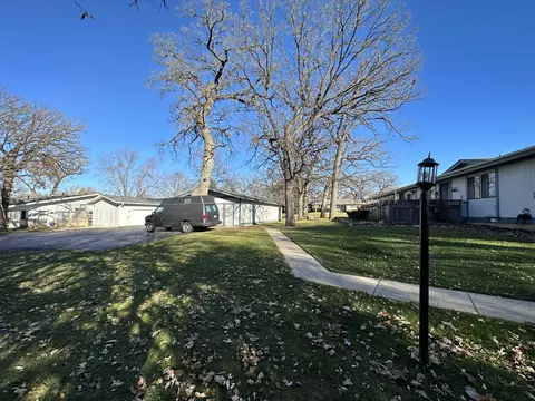 907 Royal Dr #2B, Mchenry, IL 60050 photo 8