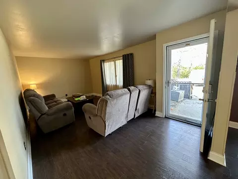 907 Royal Dr #2B, Mchenry, IL 60050 photo 4