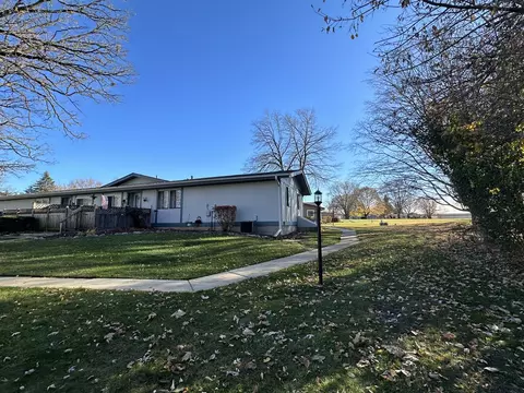 907 Royal Dr #2B, Mchenry, IL 60050 photo 9
