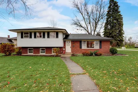 547 W Park Pl, Addison, IL 60101