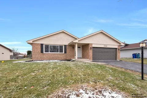 22429 Amy Dr, Richton Park, IL 60471