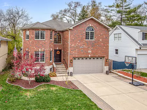 9230 S 54th Ave, Oak Lawn, IL 60453