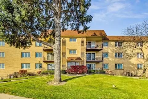 6440 W Devon Ave #108, Chicago, IL 60631