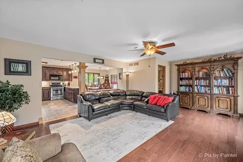 28948 W Main St, Cary, IL 60013 photo 2