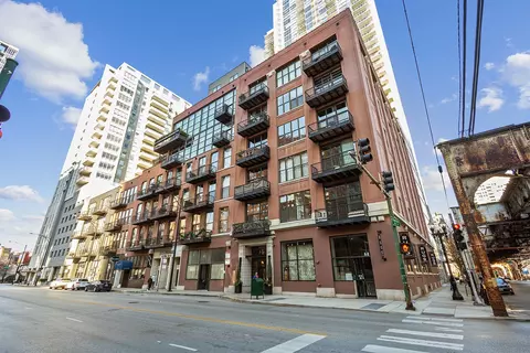 300 W Grand Ave #504, Chicago, IL 60654