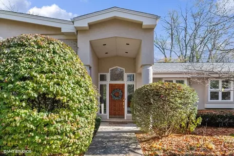 852 Moseley Rd, Highland Park, IL 60035