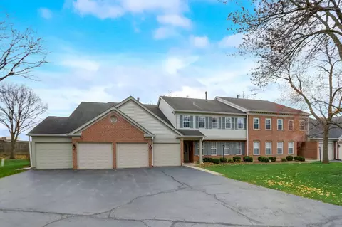1305 Pennwood Ct #B2, Schaumburg, IL 60193