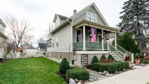 9411 Monroe Ave, Brookfield, IL 60513