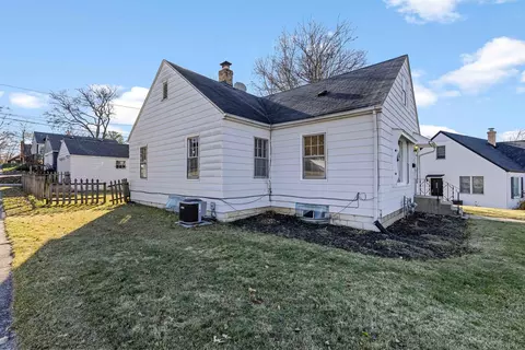 2104 Idaho Pkwy, Rockford, IL 61108